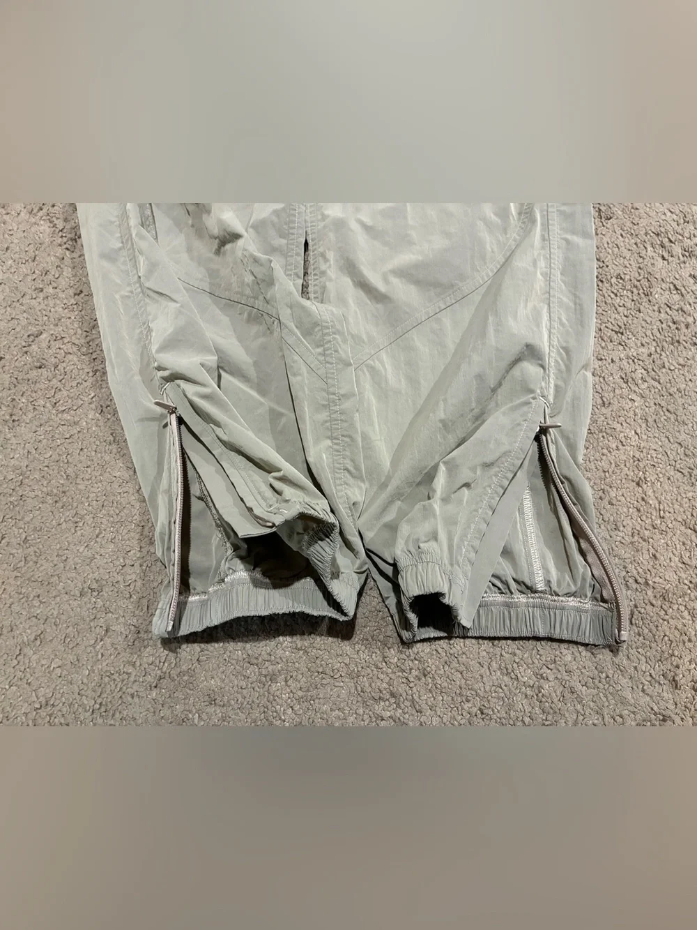 Lululemon Evergreen Track Pant Size 10 Cafe Au Lait Water Repel Windproof Pocket